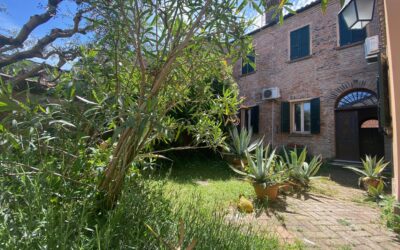 Casa indipendente con giardino in centro storico